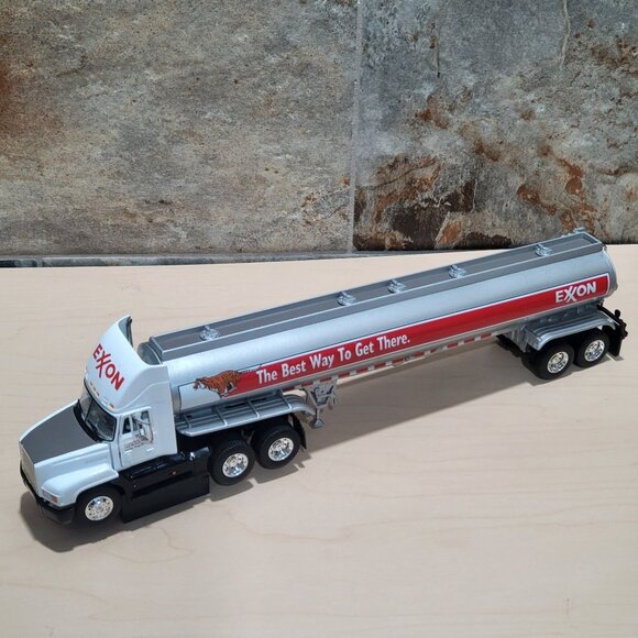 Exxon 2000 Premier Die Cast Collectible Tanker - Picture 12 of 13